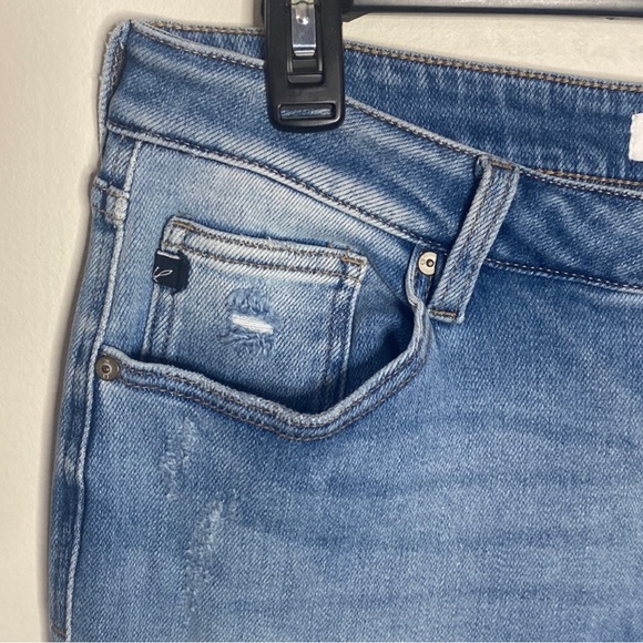 KanCan Mid Rise Distressed Exposed Button fly Flare jeans light wash size 31 - Picture 6 of 13